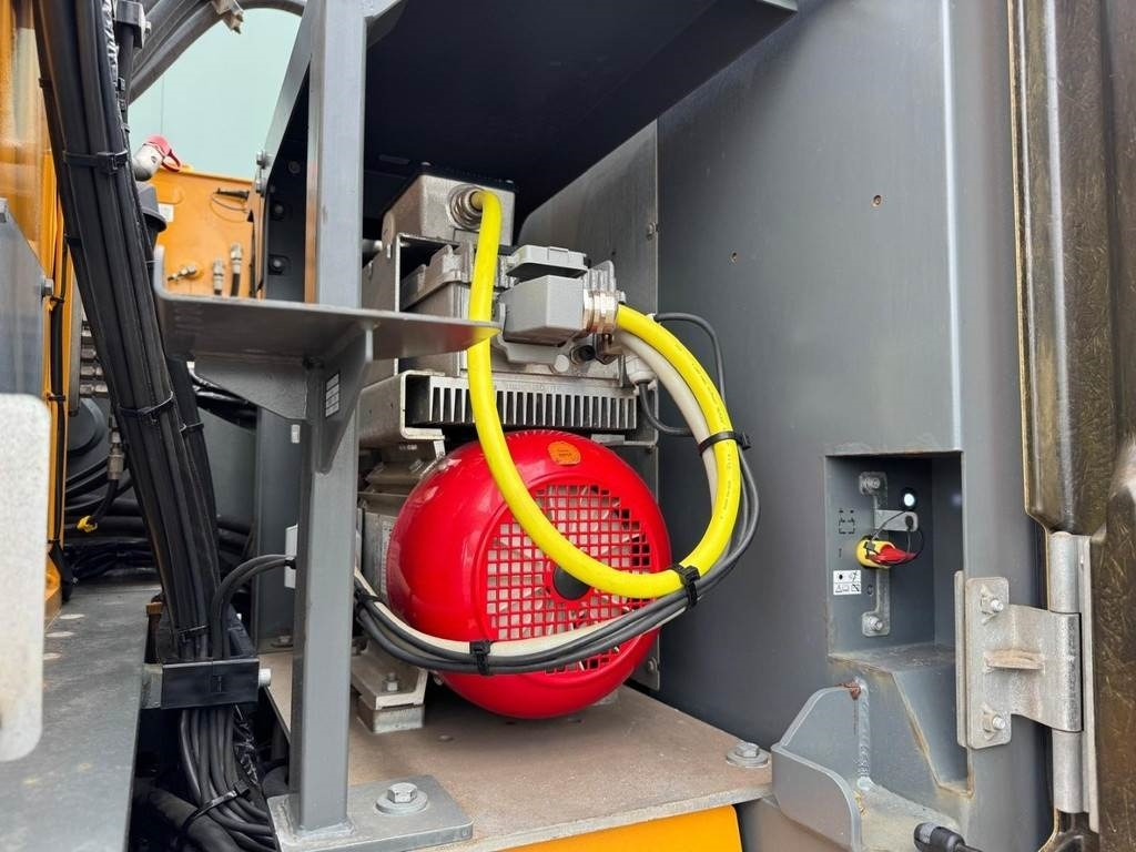 垃圾/ 工业叉装车 Liebherr LH 50 M：图11