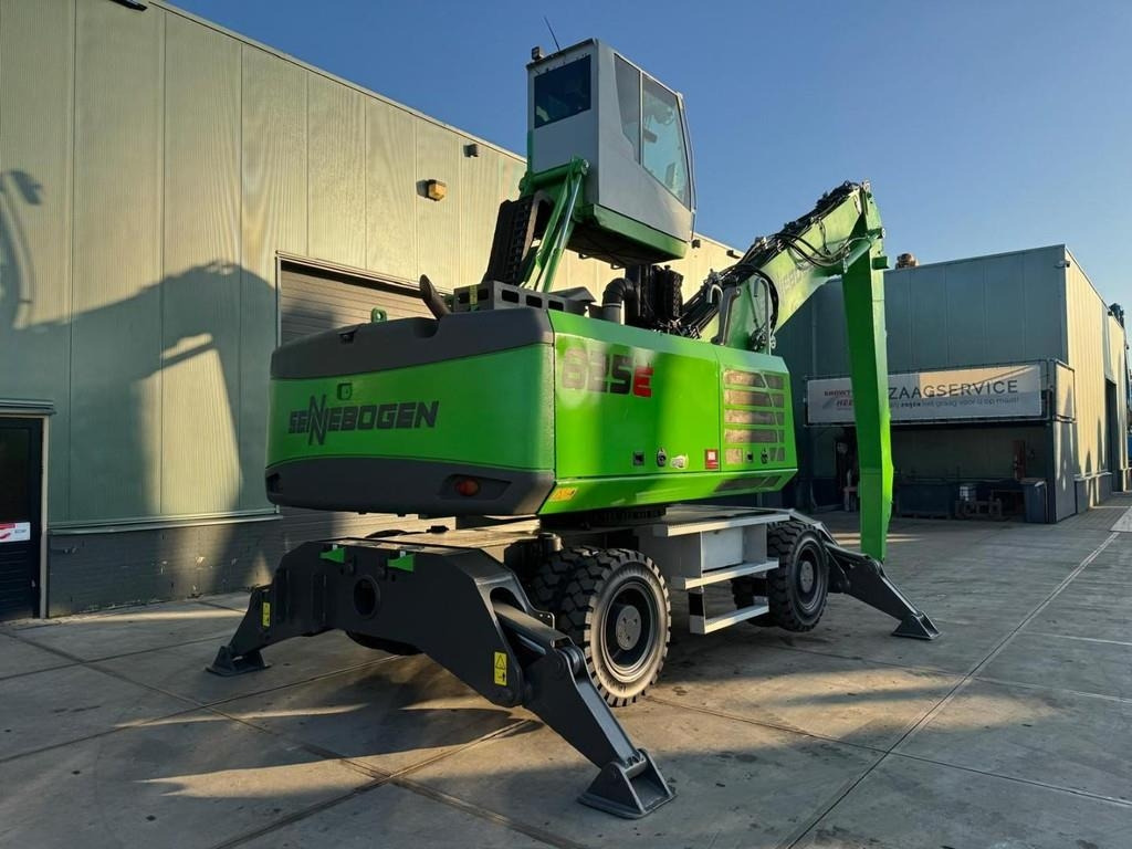 Sennebogen 825M E - 垃圾/ 工业叉装车:图3 Sennebogen 825M E - 垃圾/ 工业叉装车:图3