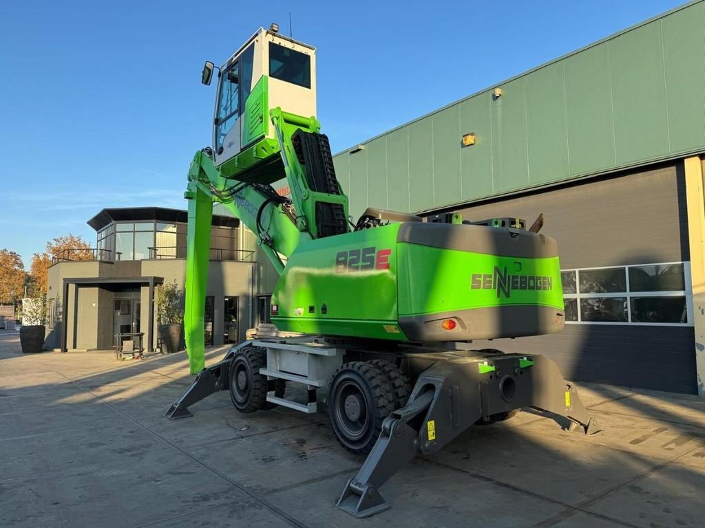 Sennebogen 825M E - 垃圾/ 工业叉装车:图2 Sennebogen 825M E - 垃圾/ 工业叉装车:图2