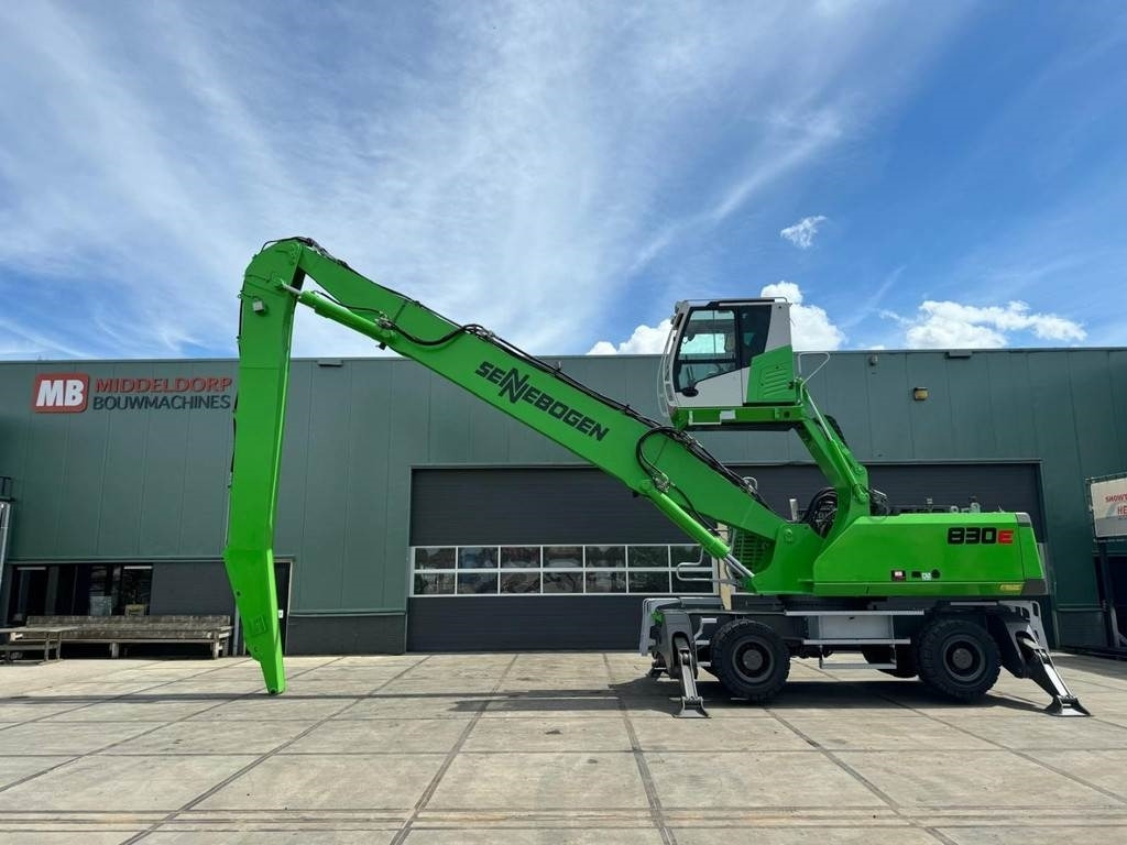 Sennebogen 830M E - 垃圾/ 工业叉装车:图1 Sennebogen 830M E - 垃圾/ 工业叉装车:图1