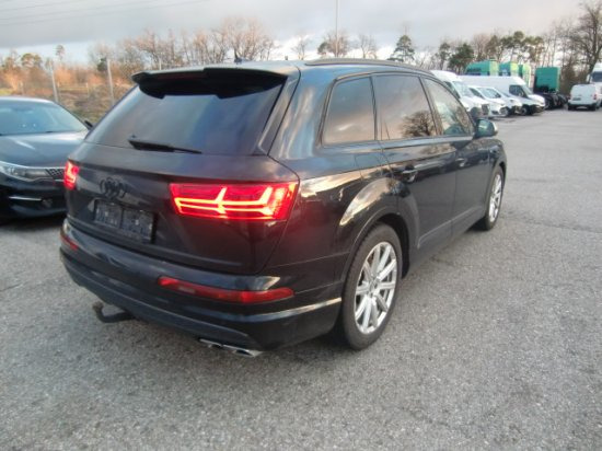 Audi SQ7 4,0 TDi V8 S line - 越野车:图4 Audi SQ7 4,0 TDi V8 S line - 越野车:图4