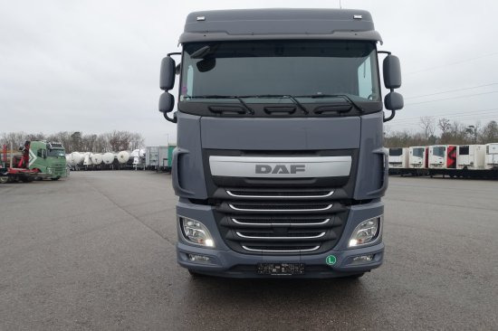 DAF FAT XF 510 mit Penz Ladekran 15Z8.70 inkl. Holzgreifer 6x4 - 木材运输车:图2 DAF FAT XF 510 mit Penz Ladekran 15Z8.70 inkl. Holzgreifer 6x4 - 木材运输车:图2