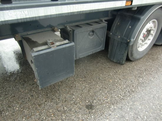 栏板式/ 平板半拖车 Gsodam 3-Achs Plateau, Liftachse, Rungenstöcke:图13 栏板式/ 平板半拖车 Gsodam 3-Achs Plateau, Liftachse, Rungenstöcke:图13