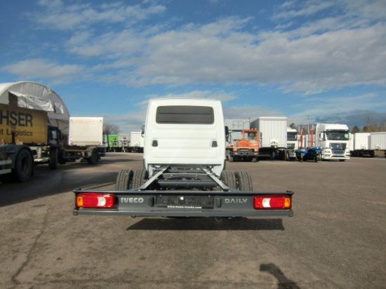 Iveco Daily 40 - 180 Fahrgestell, E6 Automatik mehrere Einheiten verfügbar - 驾驶室底盘卡车:图5 Iveco Daily 40 - 180 Fahrgestell, E6 Automatik mehrere Einheiten verfügbar - 驾驶室底盘卡车:图5