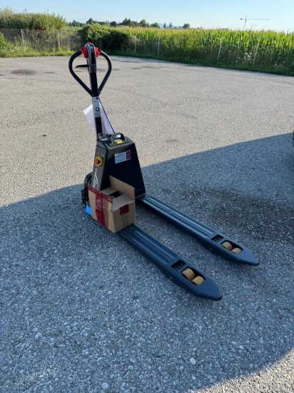 Linde Niederhubwagen MT15C - 码垛车:图5 Linde Niederhubwagen MT15C - 码垛车:图5