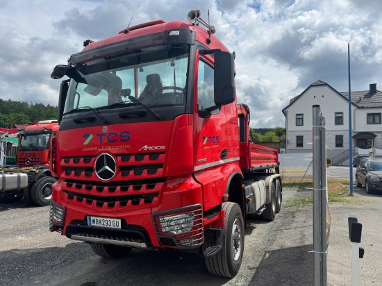 Mercedes-Benz AROCS 3552 963-2F Epsilon M100L86 Kran ? Leistungsstarker Holzladekran mit hoher Reichweite - 起重车:图1 Mercedes-Benz AROCS 3552 963-2F Epsilon M100L86 Kran ? Leistungsstarker Holzladekran mit hoher Reichweite - 起重车:图1