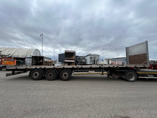 Schwarzmüller Plateau-Auflieger J Serie - 栏板式/ 平板半拖车:图3 Schwarzmüller Plateau-Auflieger J Serie - 栏板式/ 平板半拖车:图3