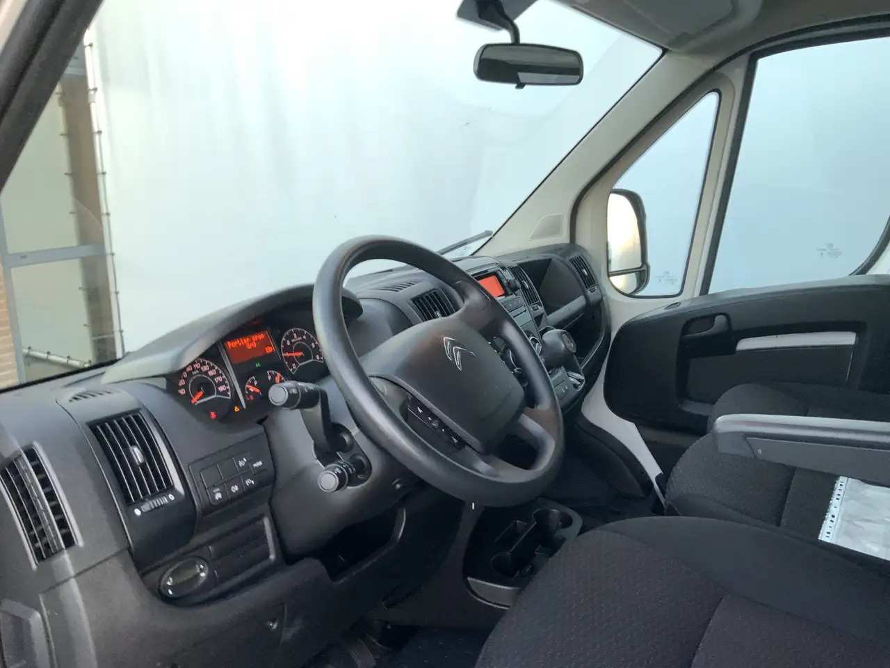 Citroen Jumper 2.2 BlueHDi 165 L3 3.5t Meubel bak & Deuren Airco - 厢式货车:图5 Citroen Jumper 2.2 BlueHDi 165 L3 3.5t Meubel bak & Deuren Airco - 厢式货车:图5