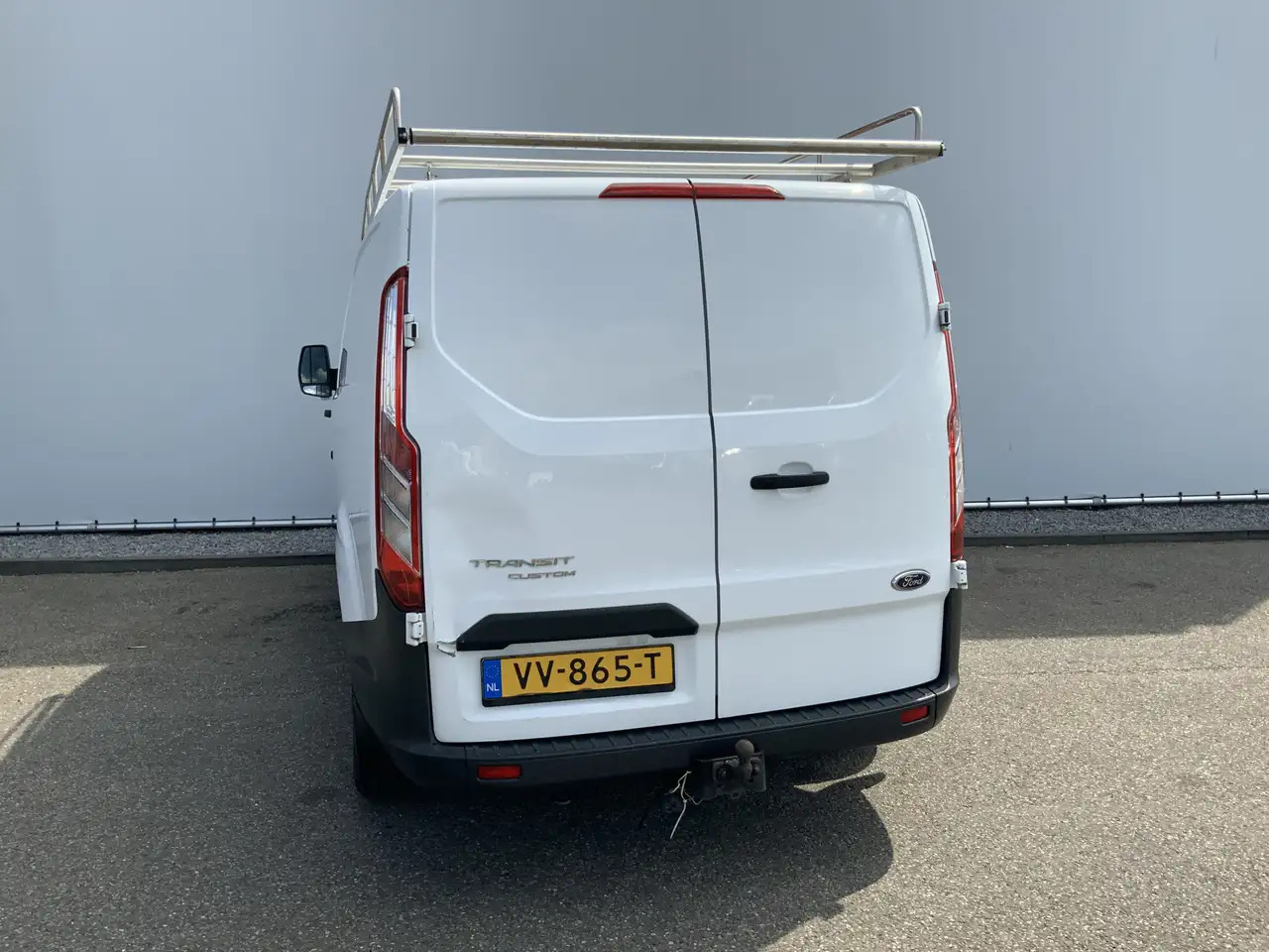 Ford Transit Custom 270 2.2 TDCI L1H1 Economy Edition Airco 3 Zits Imp - 无侧窗厢式货车:图2 Ford Transit Custom 270 2.2 TDCI L1H1 Economy Edition Airco 3 Zits Imp - 无侧窗厢式货车:图2
