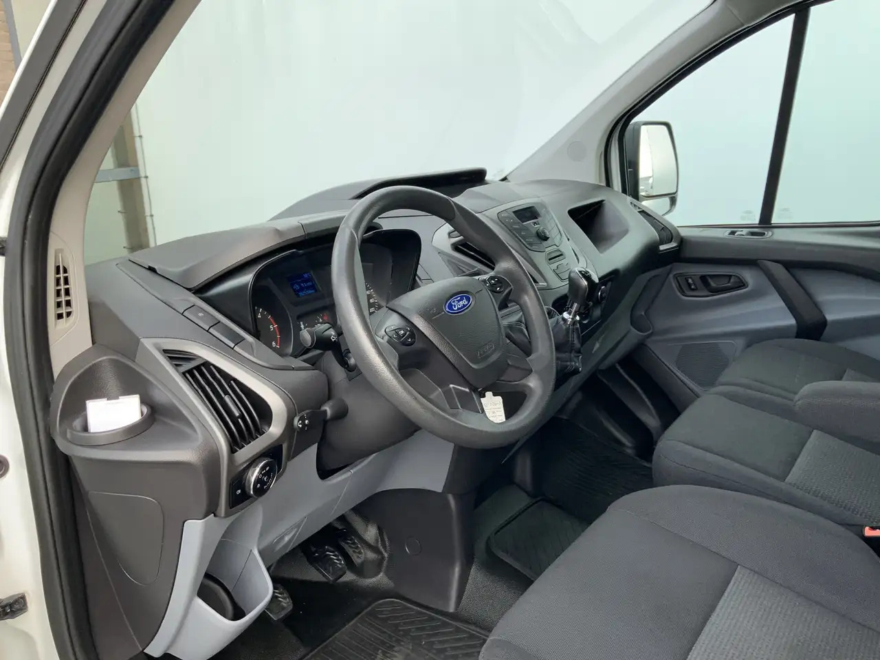 Ford Transit Custom 270 2.2 TDCI L1H1 Economy Edition Airco Cruise 3 Z - 无侧窗厢式货车:图5 Ford Transit Custom 270 2.2 TDCI L1H1 Economy Edition Airco Cruise 3 Z - 无侧窗厢式货车:图5