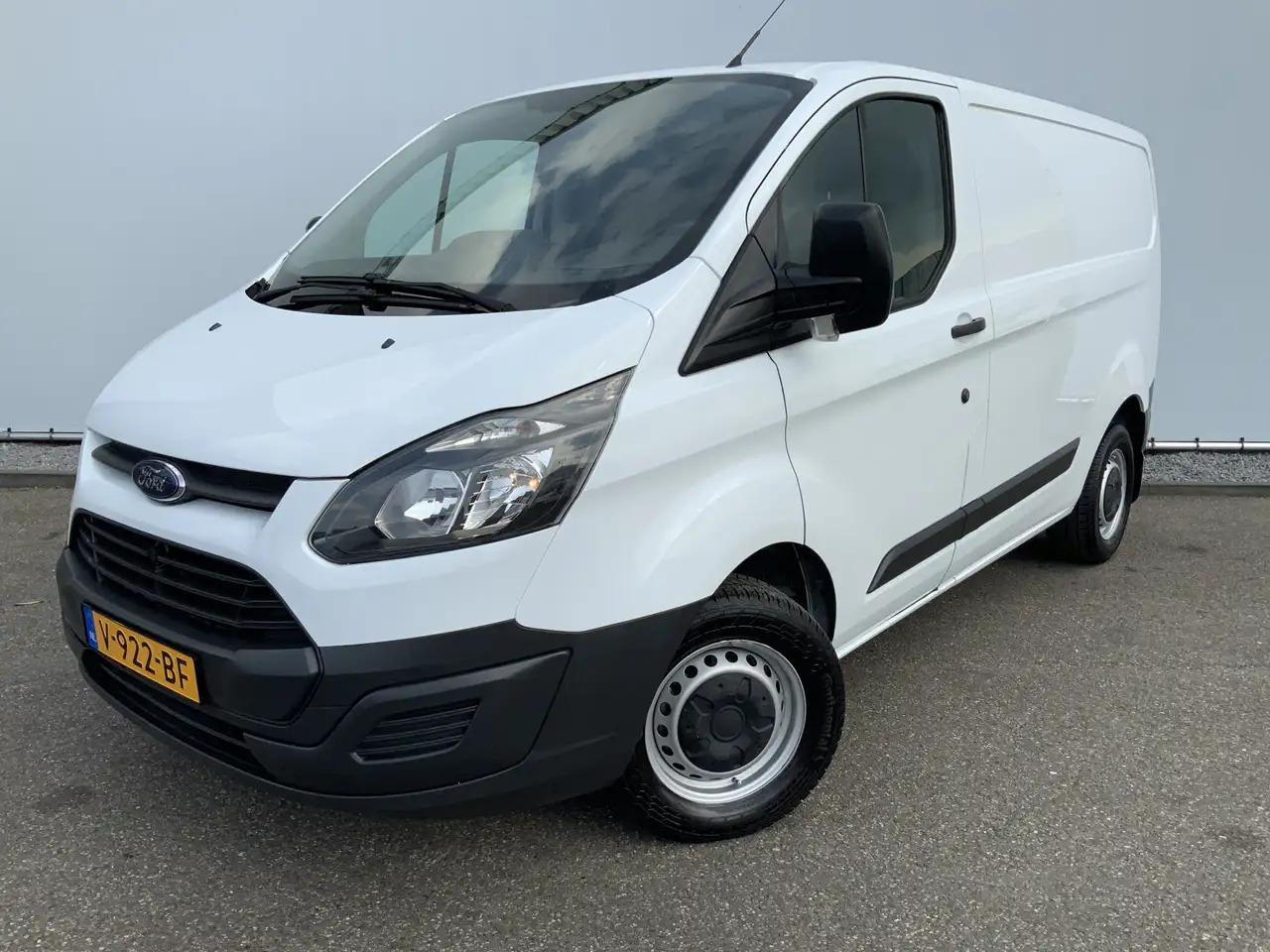 Ford Transit Custom 270 2.2 TDCI L1H1 Economy Edition Airco Cruise 3 Z - 无侧窗厢式货车:图1 Ford Transit Custom 270 2.2 TDCI L1H1 Economy Edition Airco Cruise 3 Z - 无侧窗厢式货车:图1