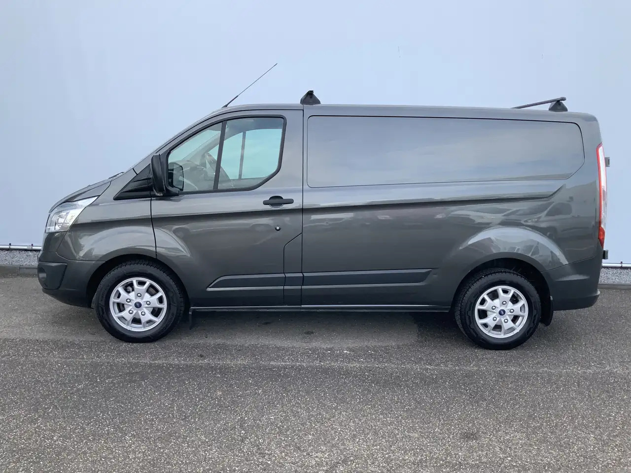 Ford Transit Custom 270 2.2 TDCI L1H1 Trend Airco Camera Cruise Dakdra - 无侧窗厢式货车:图3 Ford Transit Custom 270 2.2 TDCI L1H1 Trend Airco Camera Cruise Dakdra - 无侧窗厢式货车:图3
