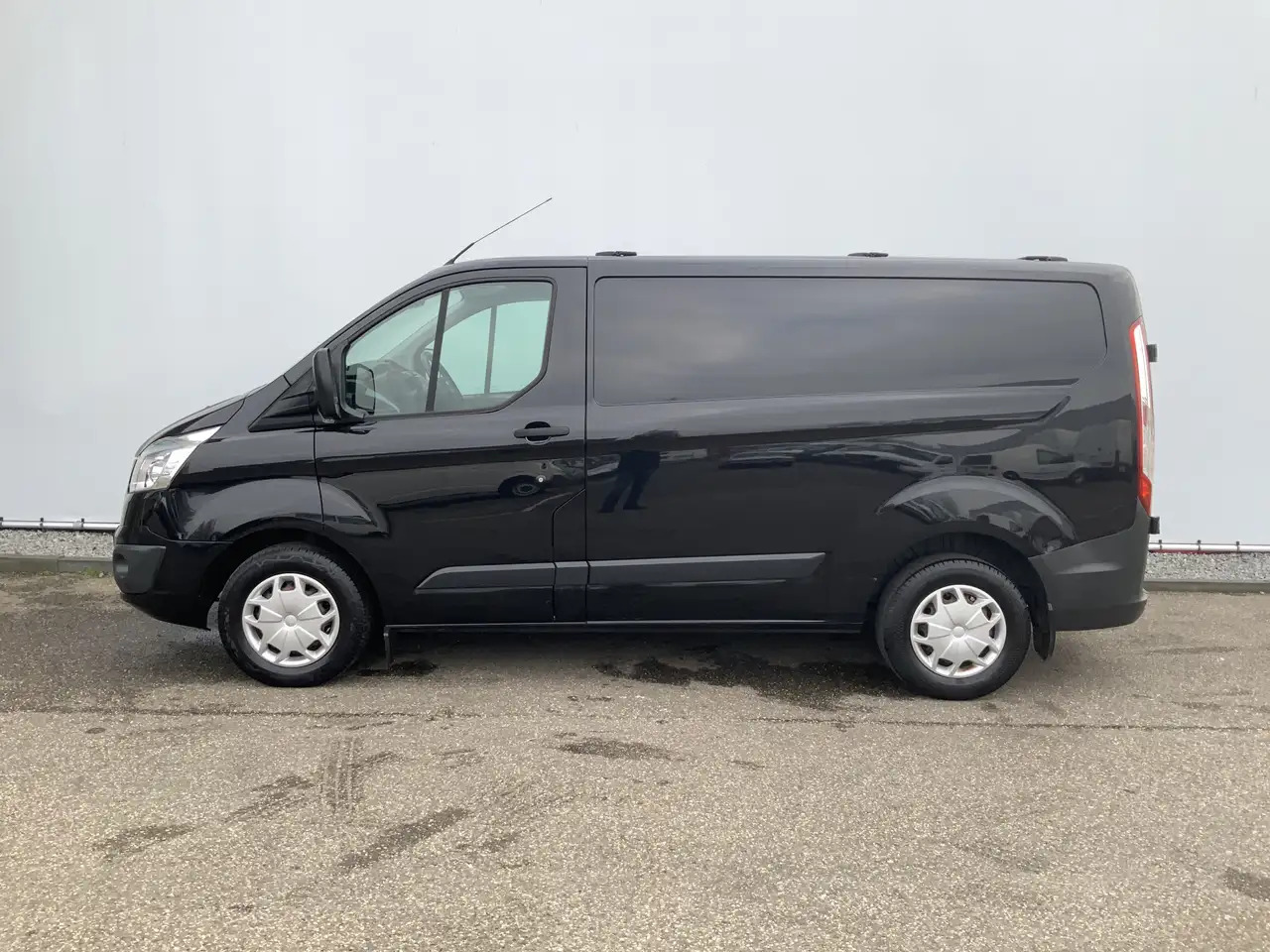Ford Transit Custom 270 2.2 TDCI L1H1 Trend Airco Cruise 3 Zits Camera - 无侧窗厢式货车:图3 Ford Transit Custom 270 2.2 TDCI L1H1 Trend Airco Cruise 3 Zits Camera - 无侧窗厢式货车:图3