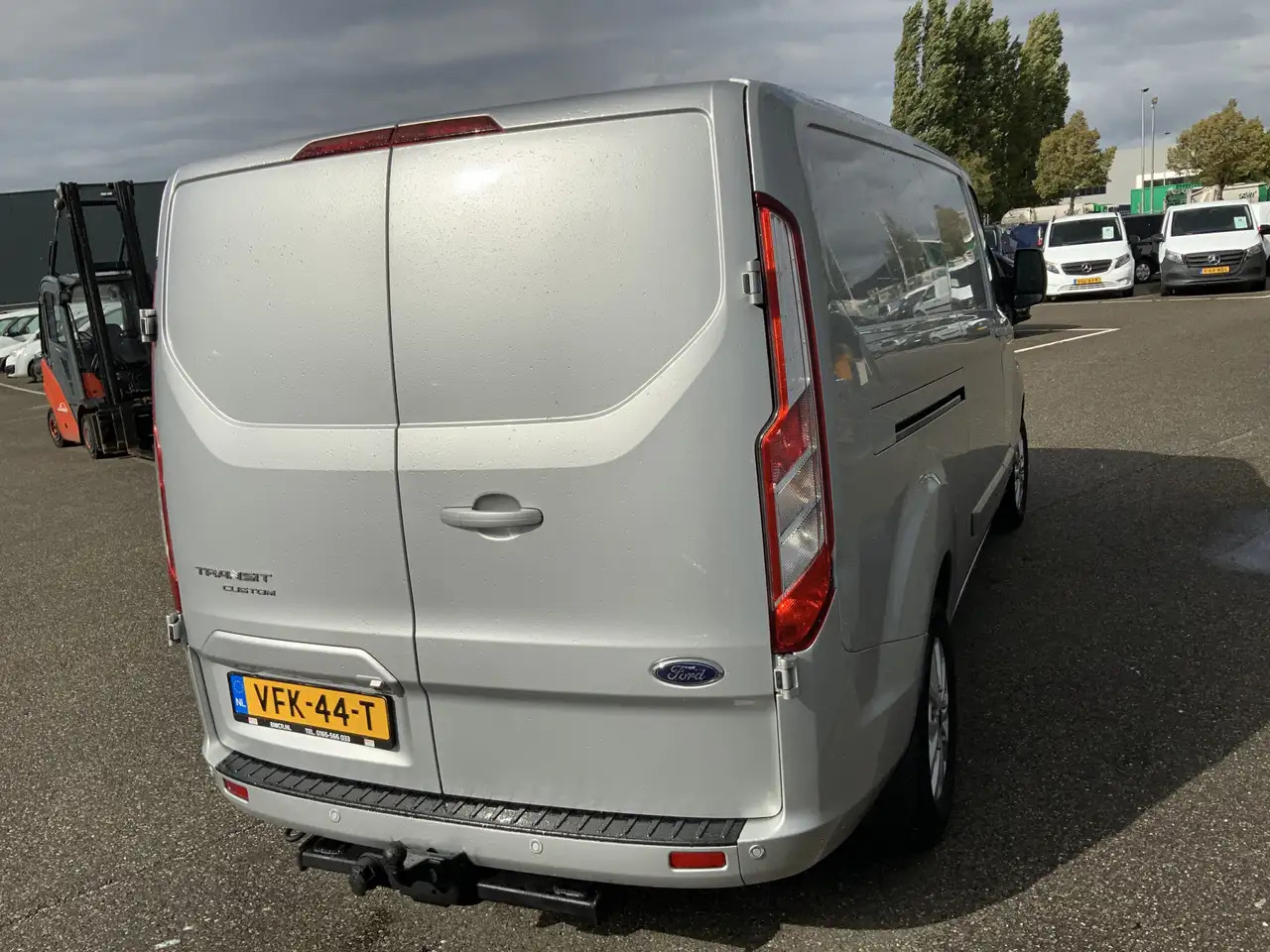 Ford Transit Custom 300 2.0 TDCI L2H2 (MOTOR DEFECT!!) Airco Navi 3 Zi - 无侧窗厢式货车:图5 Ford Transit Custom 300 2.0 TDCI L2H2 (MOTOR DEFECT!!) Airco Navi 3 Zi - 无侧窗厢式货车:图5
