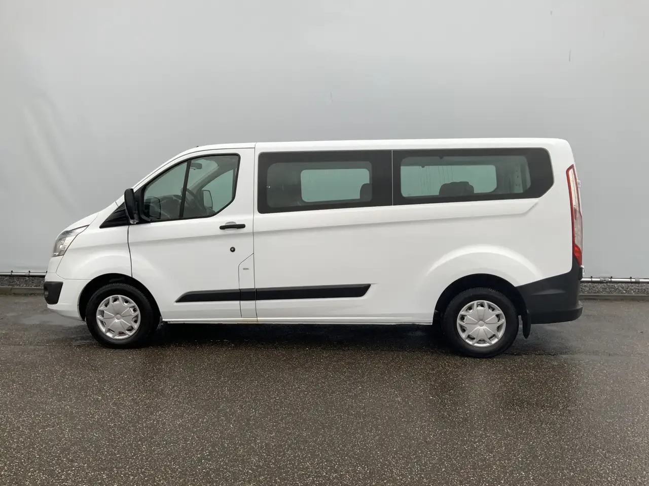 Ford Transit Custom 300 2.2 TDCI L2H1 (11000,- ex btw /ex bpm)Trend - 小型客车:图3 Ford Transit Custom 300 2.2 TDCI L2H1 (11000,- ex btw /ex bpm)Trend - 小型客车:图3