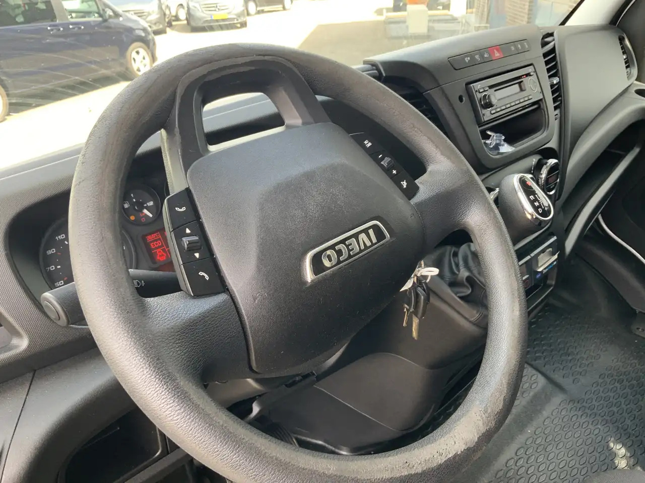 Iveco Daily 35C13 2.3 375 Automaat Koelmeubelbak Deuren Dag&Na - 冷藏货车:图3 Iveco Daily 35C13 2.3 375 Automaat Koelmeubelbak Deuren Dag&Na - 冷藏货车:图3