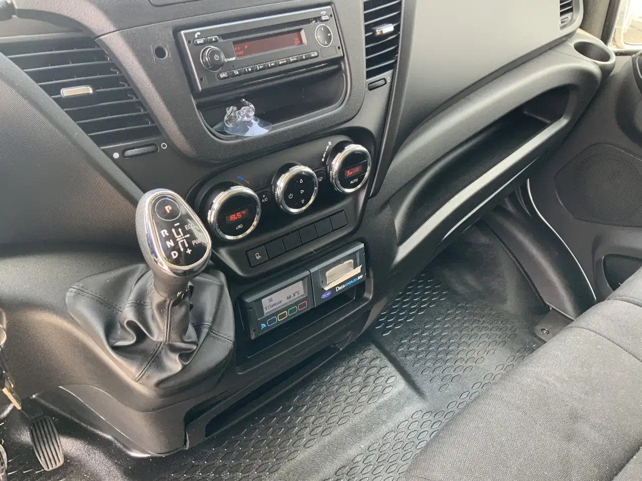 Iveco Daily 35C13 2.3 375 Automaat Koelmeubelbak Deuren Dag&Na - 冷藏货车:图4 Iveco Daily 35C13 2.3 375 Automaat Koelmeubelbak Deuren Dag&Na - 冷藏货车:图4