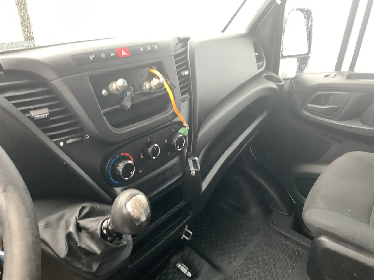 Iveco Daily 35S12 2.3 345 VriesAuto 10 deuren _40 gr onder 0, - 冷藏货车:图5 Iveco Daily 35S12 2.3 345 VriesAuto 10 deuren _40 gr onder 0, - 冷藏货车:图5