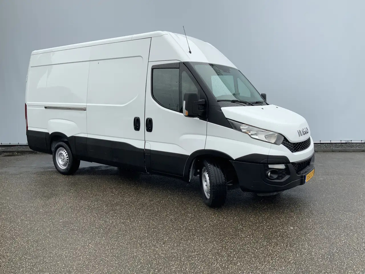 Iveco Daily 35S13V 2.3 352 H2 L3 Airco 3 Zits Opstap Euro 5 - 无侧窗厢式货车:图2 Iveco Daily 35S13V 2.3 352 H2 L3 Airco 3 Zits Opstap Euro 5 - 无侧窗厢式货车:图2