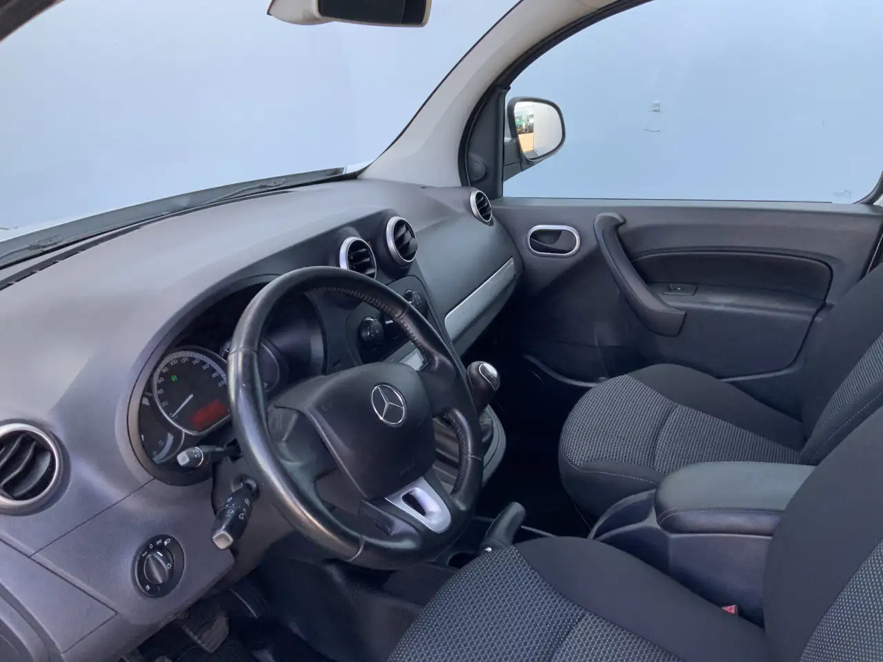 Mercedes-Benz Citan 109 CDI BlueEFFICIENCY Airco Cruise Euro 5 - 紧凑型面包车:图5 Mercedes-Benz Citan 109 CDI BlueEFFICIENCY Airco Cruise Euro 5 - 紧凑型面包车:图5