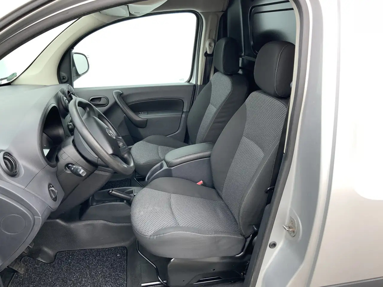 Mercedes-Benz Citan 109 CDI BlueEFFICIENCY Business Ambition Airco Tre - 紧凑型面包车:图4 Mercedes-Benz Citan 109 CDI BlueEFFICIENCY Business Ambition Airco Tre - 紧凑型面包车:图4