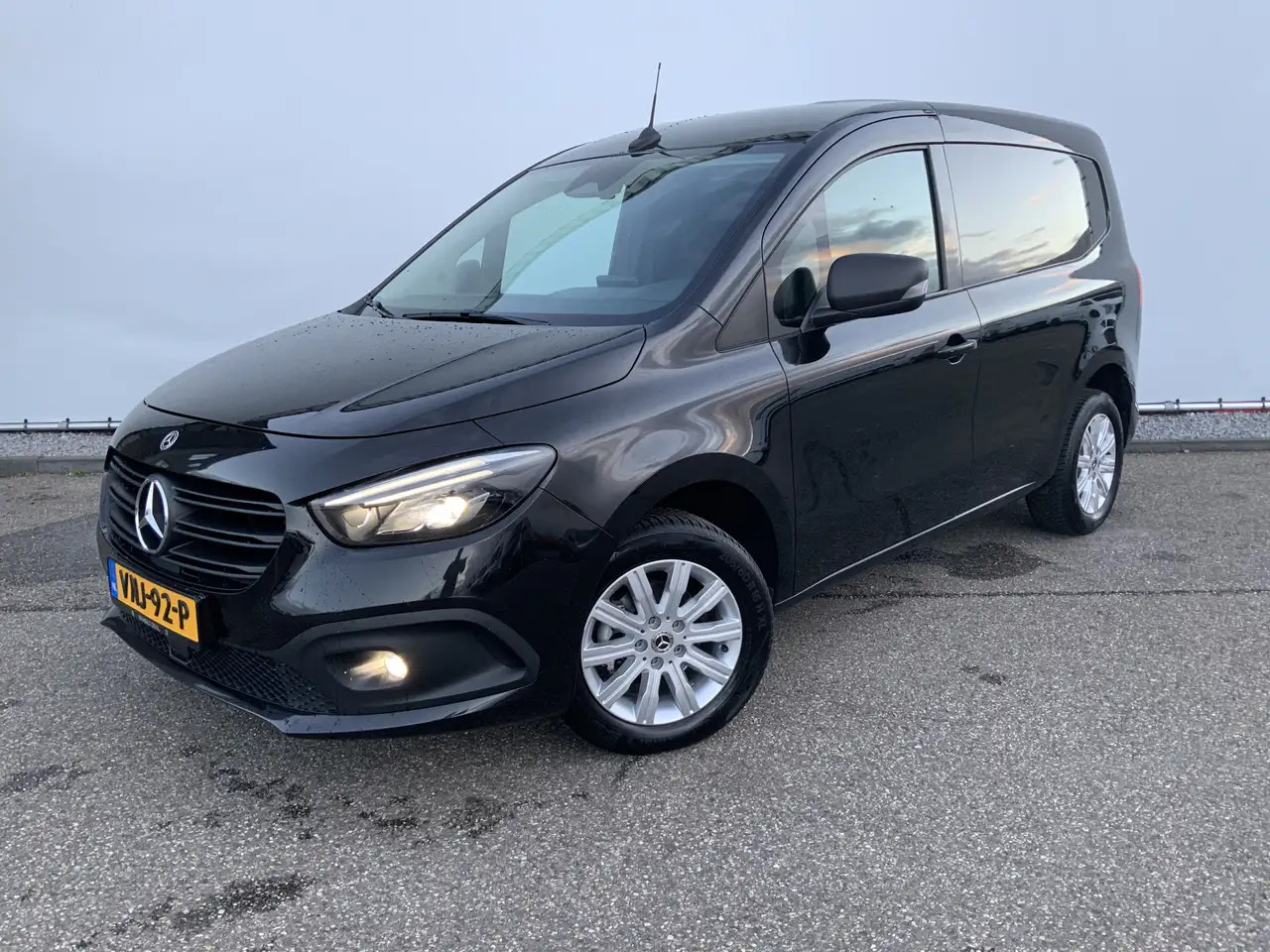 Mercedes-Benz Citan 110 CDI Airco Cruise Scherm navi Euro 6 - 紧凑型面包车:图1 Mercedes-Benz Citan 110 CDI Airco Cruise Scherm navi Euro 6 - 紧凑型面包车:图1