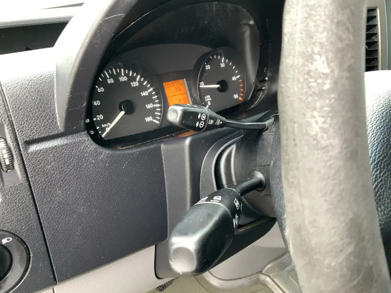 Mercedes-Benz Sprinter 213 2.2 CDI 325 L1H1 Airco Cruise Euro 4 - 无侧窗厢式货车:图4 Mercedes-Benz Sprinter 213 2.2 CDI 325 L1H1 Airco Cruise Euro 4 - 无侧窗厢式货车:图4