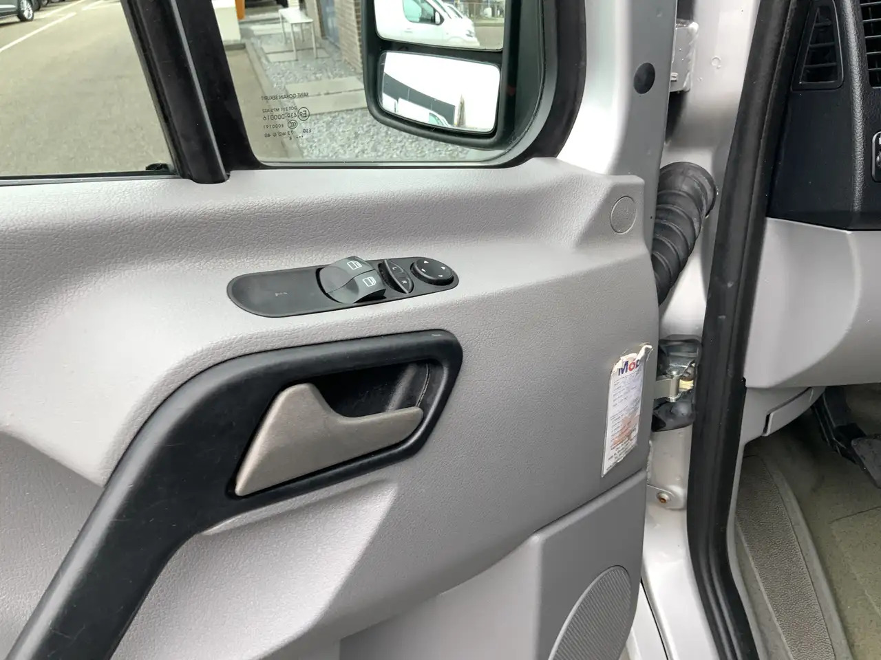 Mercedes-Benz Sprinter 213 2.2 CDI 325 L1H1 Airco Cruise Euro 4 - 无侧窗厢式货车:图5 Mercedes-Benz Sprinter 213 2.2 CDI 325 L1H1 Airco Cruise Euro 4 - 无侧窗厢式货车:图5