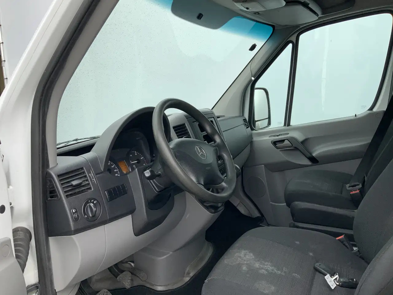 Mercedes-Benz Sprinter 311 2.2 CDI 366 40 gr _0 ijswagen 10 Deuren Euro 6 - 冷藏货车:图3 Mercedes-Benz Sprinter 311 2.2 CDI 366 40 gr _0 ijswagen 10 Deuren Euro 6 - 冷藏货车:图3
