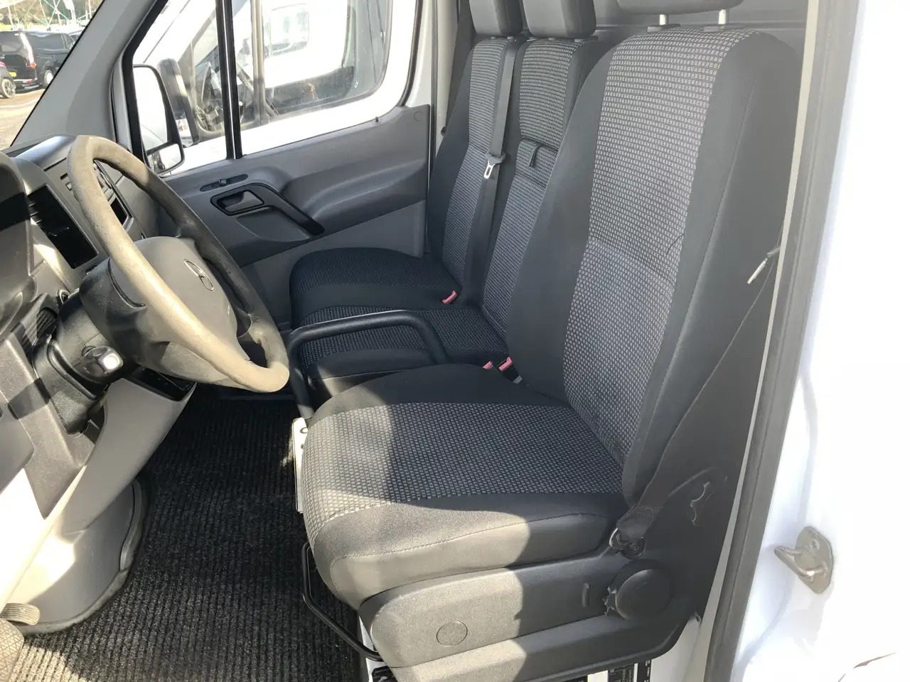 Mercedes-Benz Sprinter 311 2.2 CDI 366 L2H1 Automaat 3 Zits Trekaak 2800k - 无侧窗厢式货车:图3 Mercedes-Benz Sprinter 311 2.2 CDI 366 L2H1 Automaat 3 Zits Trekaak 2800k - 无侧窗厢式货车:图3