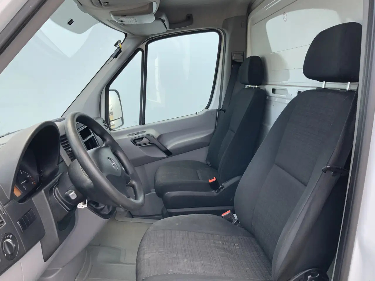 Mercedes-Benz Sprinter 311 2.2 CDI 366 ijsAuto - 40 C. Deuren 10 Euro 6 - 冷藏货车:图4 Mercedes-Benz Sprinter 311 2.2 CDI 366 ijsAuto - 40 C. Deuren 10 Euro 6 - 冷藏货车:图4