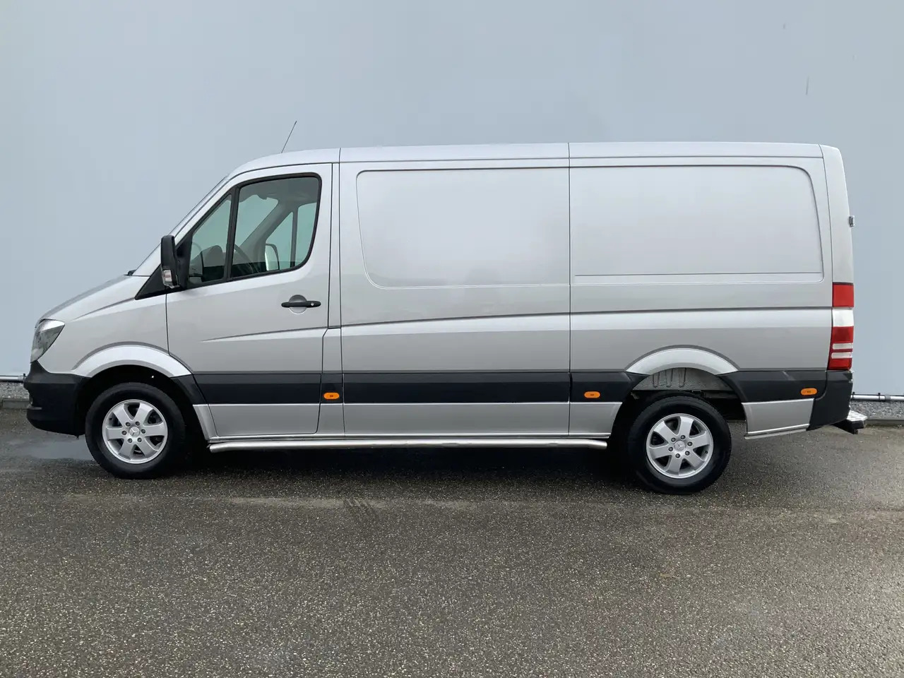 Mercedes-Benz Sprinter 313 2.2 CDI 366 HDAirco Alu Velg Side Bar Trekhaak - 无侧窗厢式货车:图3 Mercedes-Benz Sprinter 313 2.2 CDI 366 HDAirco Alu Velg Side Bar Trekhaak - 无侧窗厢式货车:图3