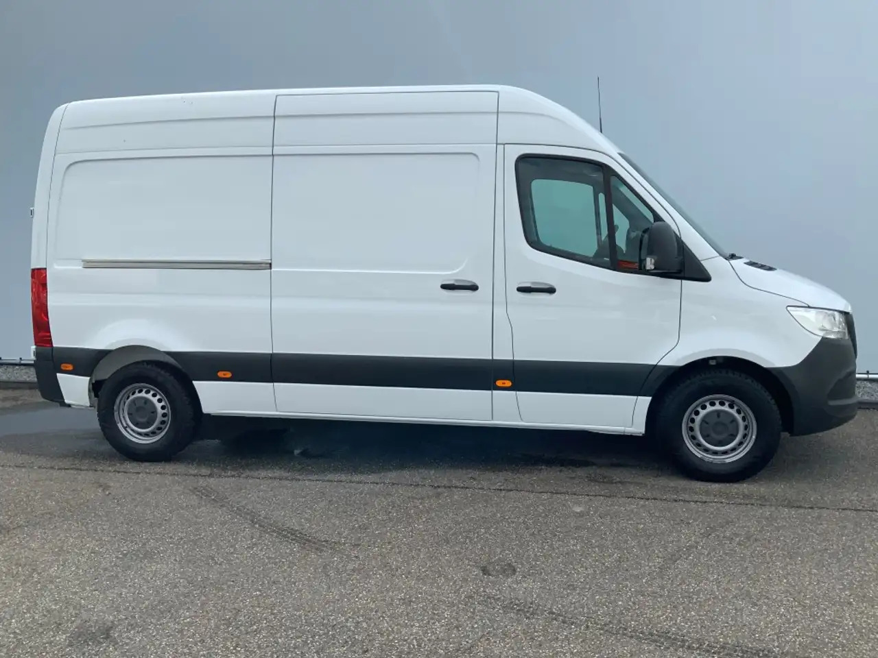 Mercedes-Benz Sprinter 314 2.2 CDI 366 L2H2 Airco 3 Zits Euro 6 - 无侧窗厢式货车:图3 Mercedes-Benz Sprinter 314 2.2 CDI 366 L2H2 Airco 3 Zits Euro 6 - 无侧窗厢式货车:图3