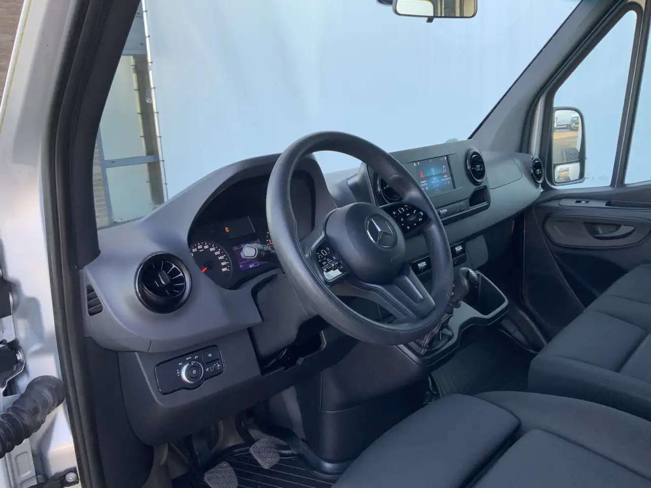 Mercedes-Benz Sprinter 314 2.2 CDI L2H2 Airco Cruise 3 Zits Trekhaak 2000 - 无侧窗厢式货车:图4 Mercedes-Benz Sprinter 314 2.2 CDI L2H2 Airco Cruise 3 Zits Trekhaak 2000 - 无侧窗厢式货车:图4