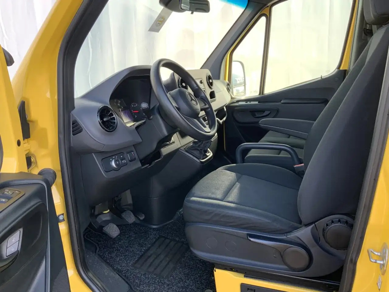 Mercedes-Benz Sprinter 314 2.2 CDI L2H2 & Laadklep& Afstandbediening Airc - 无侧窗厢式货车:图5 Mercedes-Benz Sprinter 314 2.2 CDI L2H2 & Laadklep& Afstandbediening Airc - 无侧窗厢式货车:图5