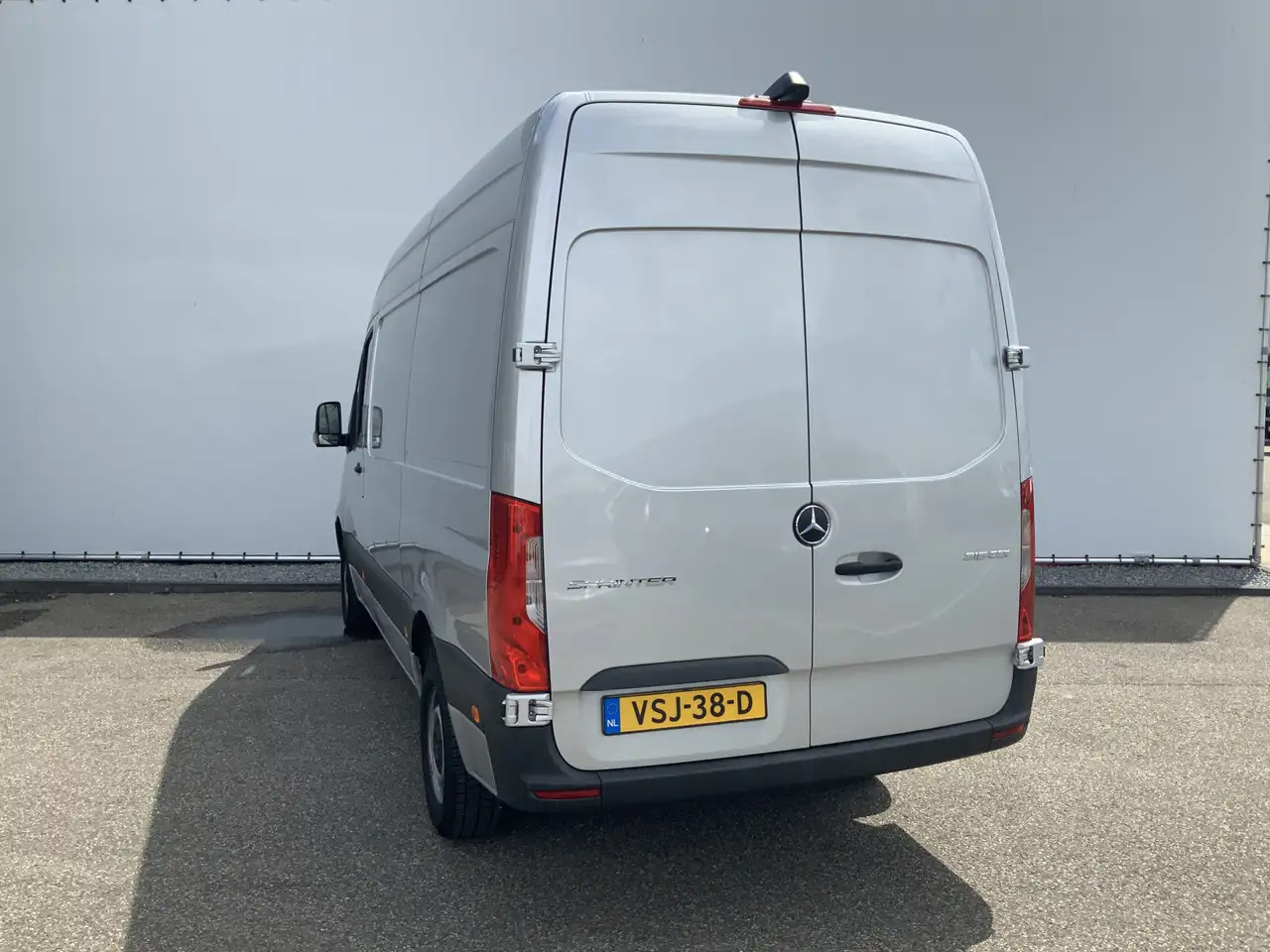 Mercedes-Benz Sprinter 315 1.9 CDI L2H2 Automaat 3 Zits Airco Navi Camera - 无侧窗厢式货车:图4 Mercedes-Benz Sprinter 315 1.9 CDI L2H2 Automaat 3 Zits Airco Navi Camera - 无侧窗厢式货车:图4