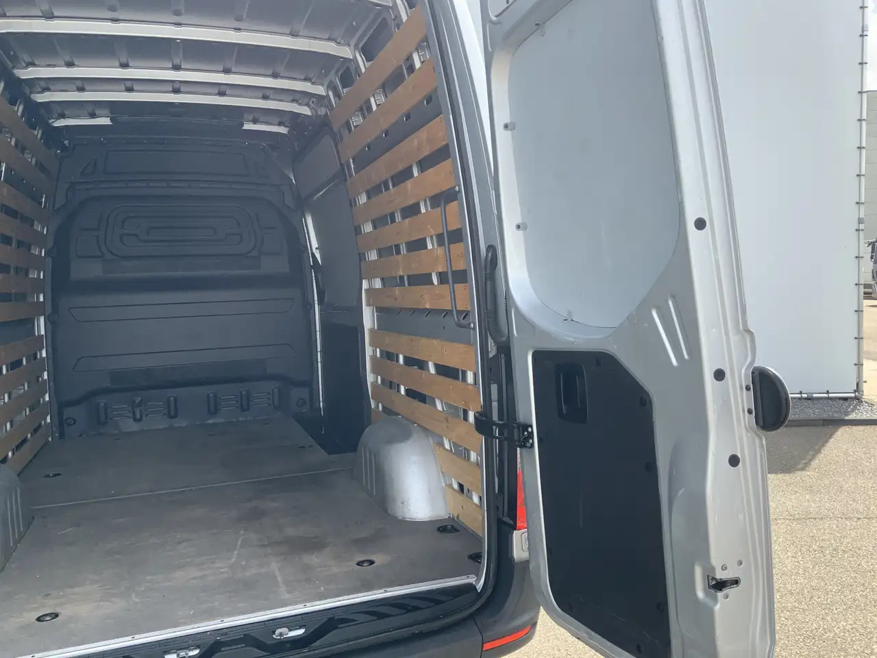 无侧窗厢式货车 Mercedes-Benz Sprinter 315 1.9 CDI L2H2 Automaat 3 Zits Airco Navi Camera：图8