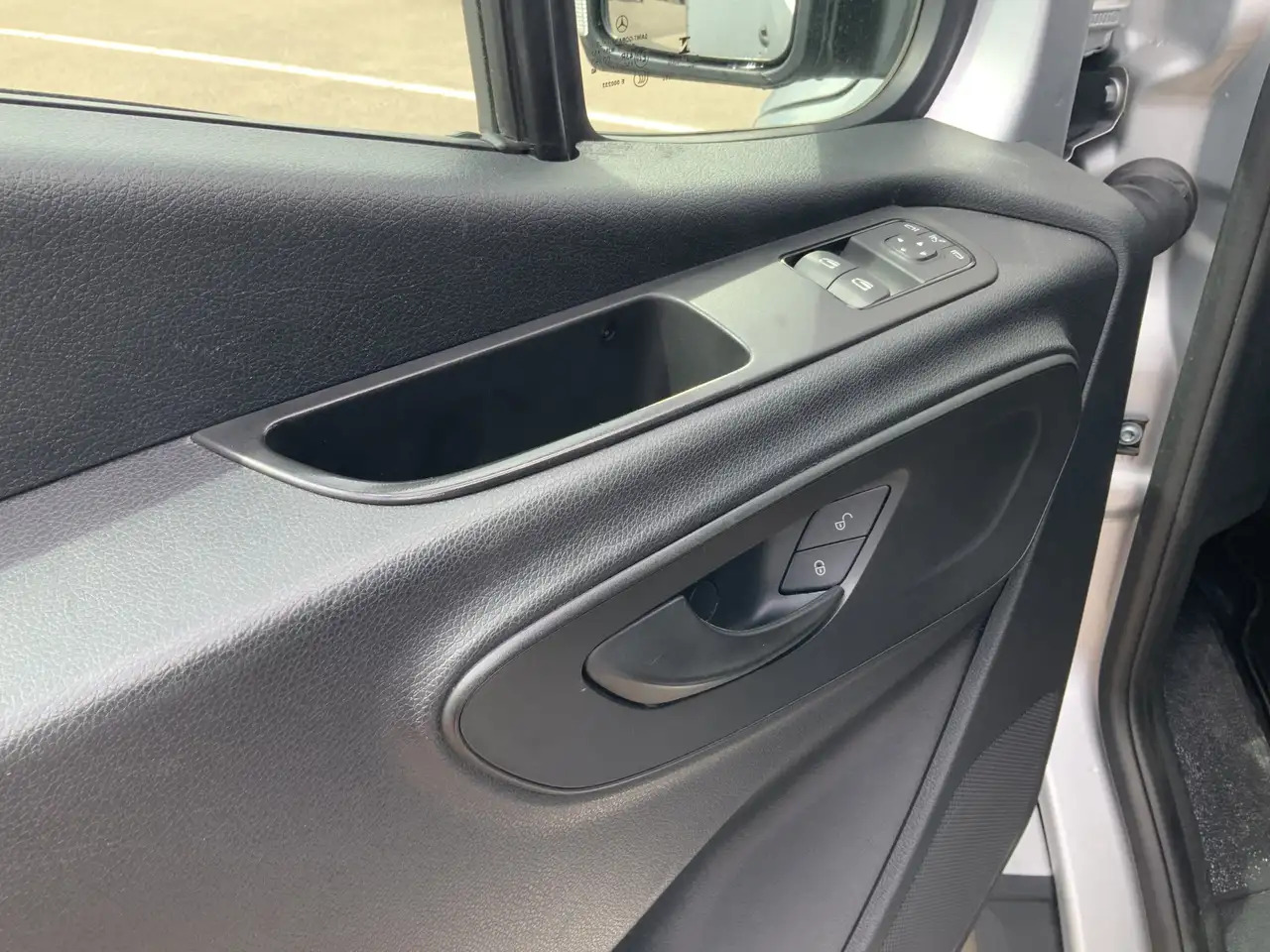 无侧窗厢式货车 Mercedes-Benz Sprinter 315 1.9 CDI L2H2 Automaat 3 Zits Airco Navi Camera：图17