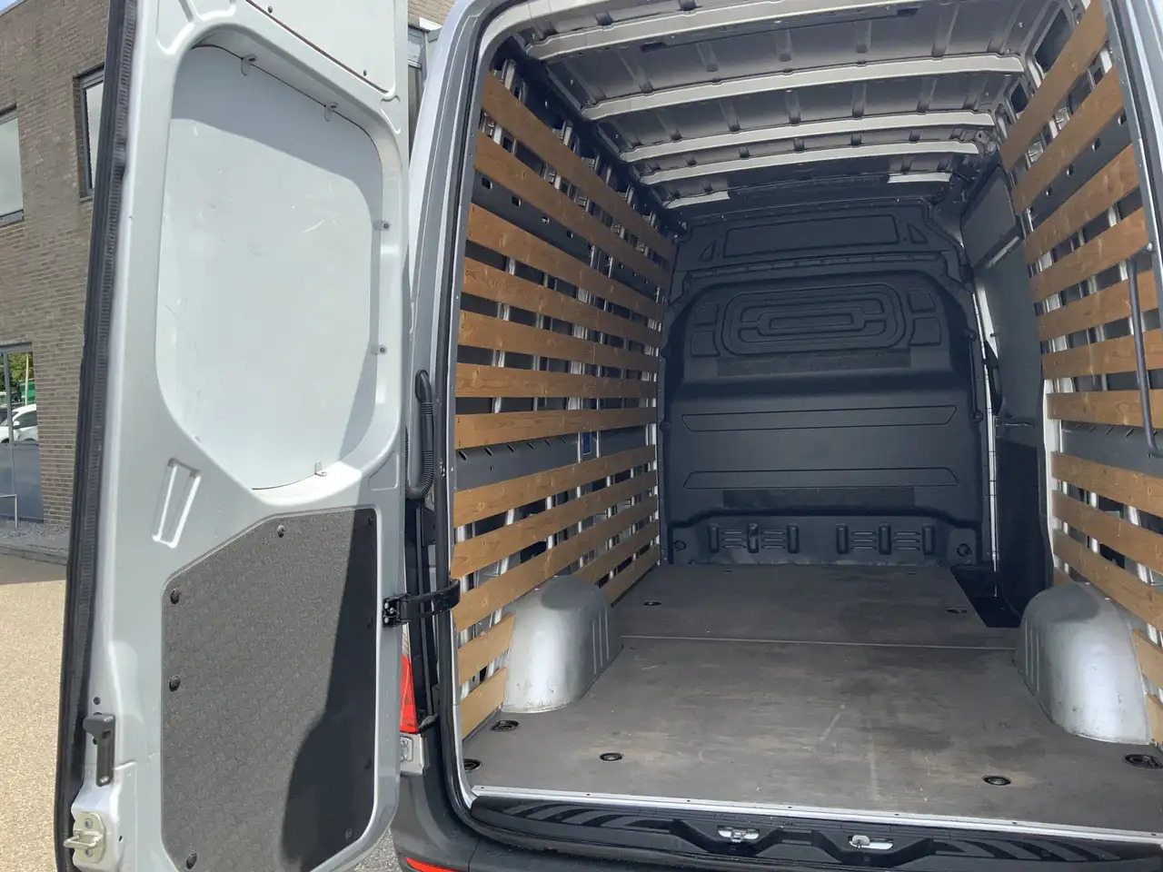 无侧窗厢式货车 Mercedes-Benz Sprinter 315 1.9 CDI L2H2 Automaat 3 Zits Airco Navi Camera：图9