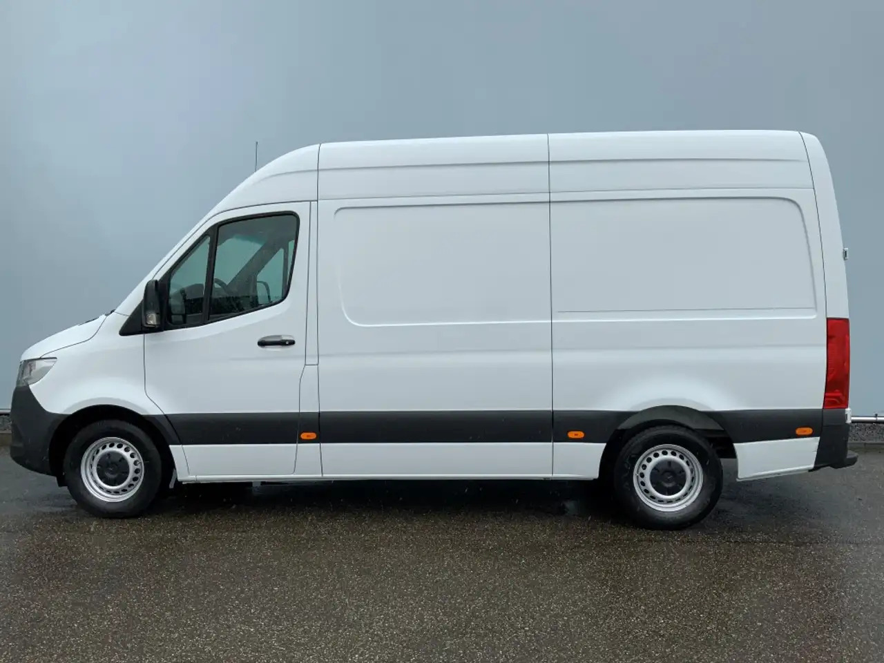 Mercedes-Benz Sprinter 316 2.2 CDI 366 L2 H2 Airco 2 Zits Euro 6 - 无侧窗厢式货车:图4 Mercedes-Benz Sprinter 316 2.2 CDI 366 L2 H2 Airco 2 Zits Euro 6 - 无侧窗厢式货车:图4