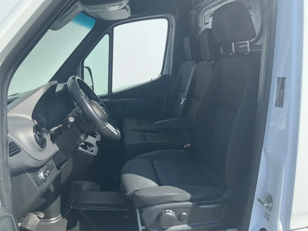 Mercedes-Benz Sprinter 316 2.2 CDI L2H2 DC Automaat Cruise Airco 3 Zits W - 无侧窗厢式货车:图4 Mercedes-Benz Sprinter 316 2.2 CDI L2H2 DC Automaat Cruise Airco 3 Zits W - 无侧窗厢式货车:图4