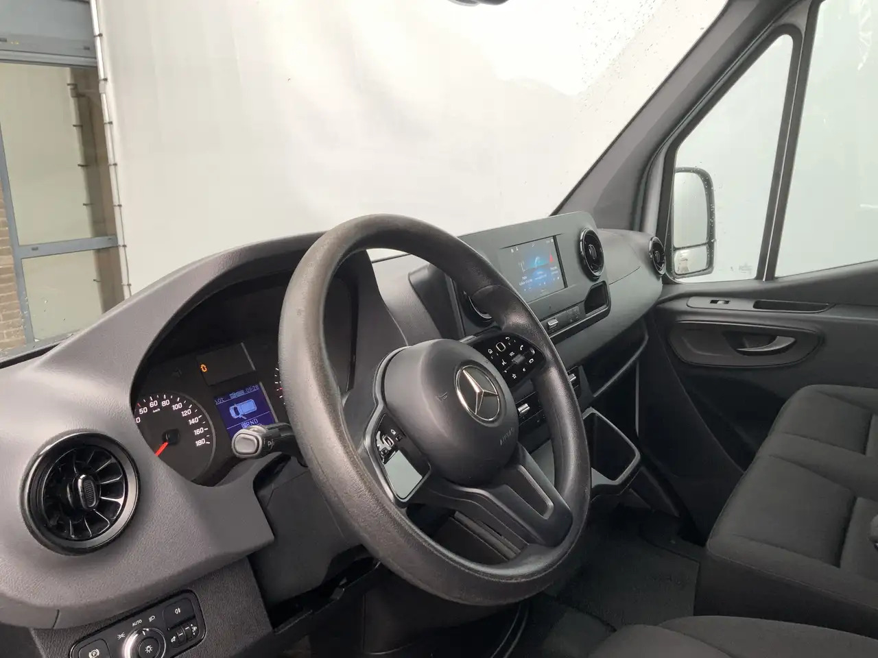 Mercedes-Benz Sprinter 316 2.2 CDI L3H2 Maxi Automaat Airco Cruise Navi 3 - 无侧窗厢式货车:图5 Mercedes-Benz Sprinter 316 2.2 CDI L3H2 Maxi Automaat Airco Cruise Navi 3 - 无侧窗厢式货车:图5