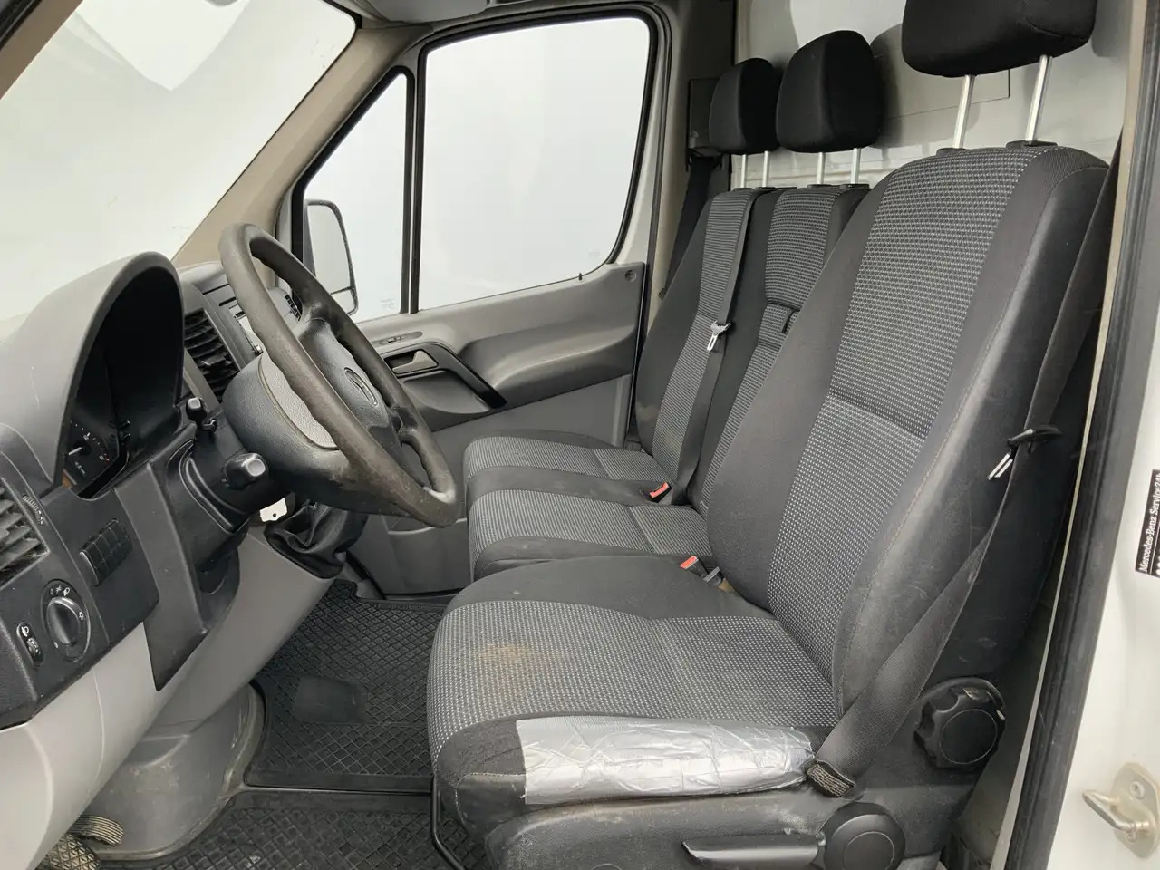 Mercedes-Benz Sprinter 513 2.2 CDI 432 Meubelbak & Deuren 3 Zits Cruise T - 厢式货车:图4 Mercedes-Benz Sprinter 513 2.2 CDI 432 Meubelbak & Deuren 3 Zits Cruise T - 厢式货车:图4