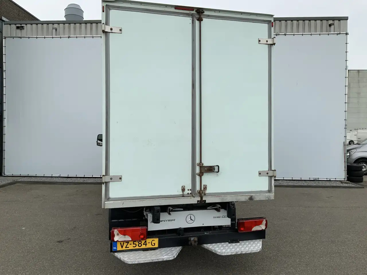 Mercedes-Benz Sprinter 516 2.2 CDI 432 Meubelbak&Deuren &Trap Airco 3 Zit - 厢式货车:图2 Mercedes-Benz Sprinter 516 2.2 CDI 432 Meubelbak&Deuren &Trap Airco 3 Zit - 厢式货车:图2