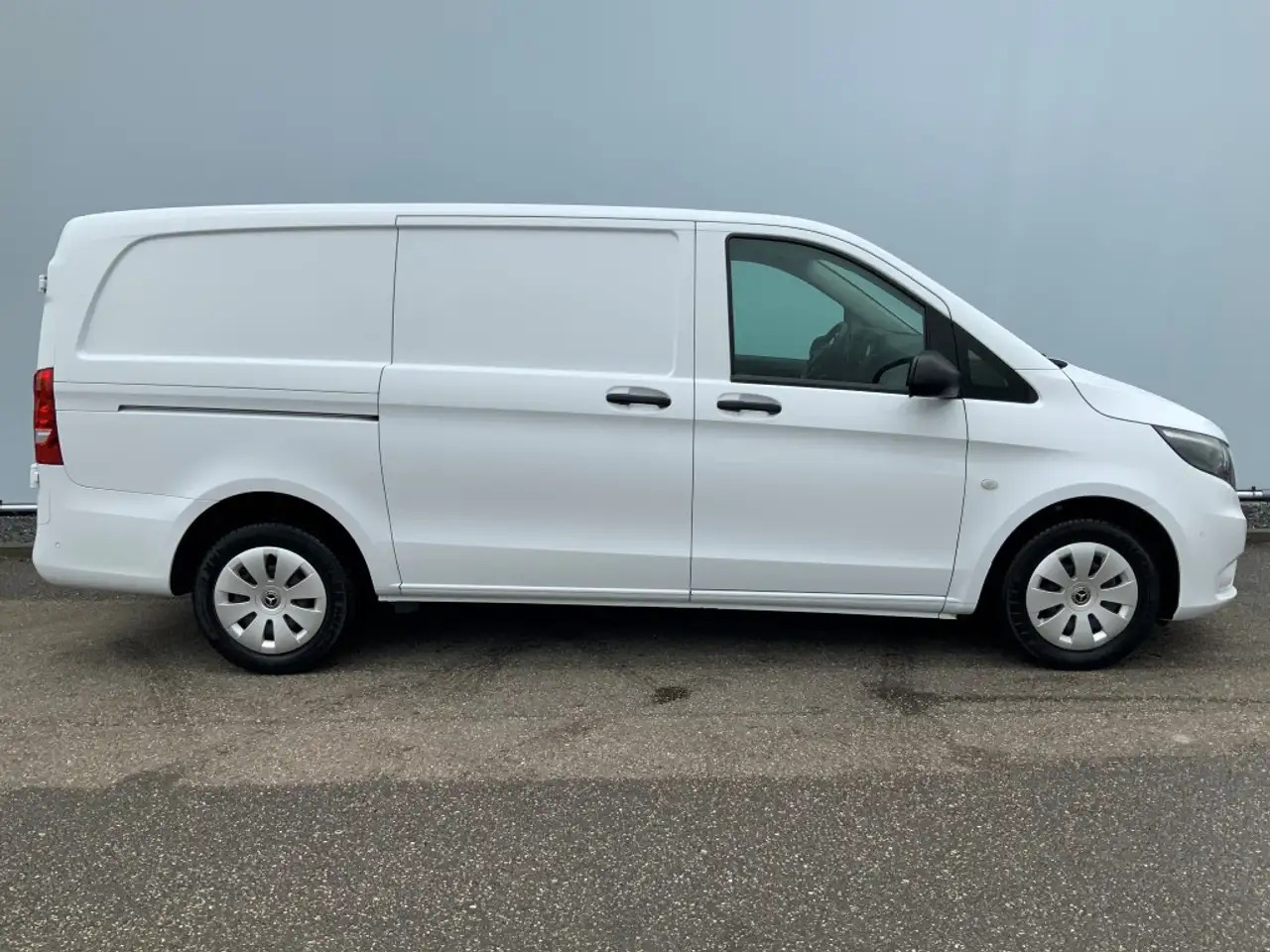 Mercedes-Benz Vito 110 CDI L2 Airco Cruise 2 Zits Euro 6 - 无侧窗厢式货车:图4 Mercedes-Benz Vito 110 CDI L2 Airco Cruise 2 Zits Euro 6 - 无侧窗厢式货车:图4