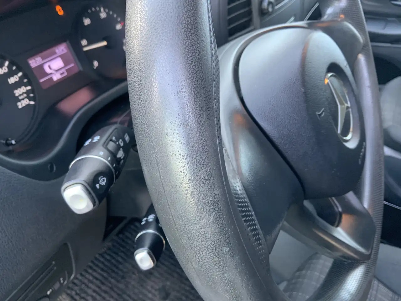 Mercedes-Benz Vito 114 CDI Airco Cruise Euro 5 - 无侧窗厢式货车:图4 Mercedes-Benz Vito 114 CDI Airco Cruise Euro 5 - 无侧窗厢式货车:图4