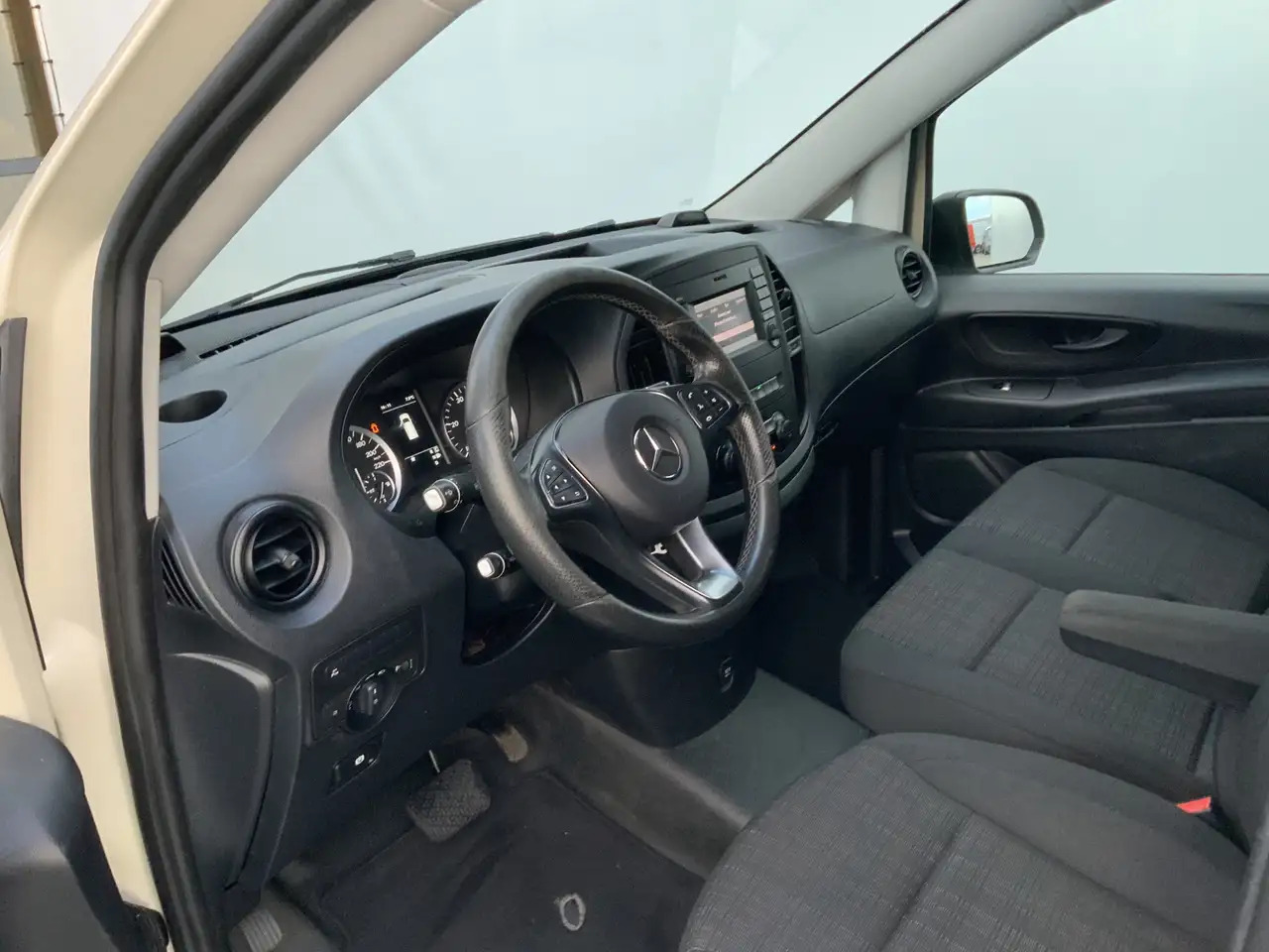 Mercedes-Benz Vito 114 CDI Extra L3 Automaat Airco Cruise Camera Trek - 无侧窗厢式货车:图3 Mercedes-Benz Vito 114 CDI Extra L3 Automaat Airco Cruise Camera Trek - 无侧窗厢式货车:图3