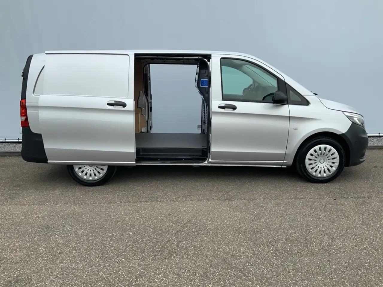 Mercedes-Benz Vito 119 CDI Lang Automaat Airco Cruise Trekhaak 2500 k - 无侧窗厢式货车:图5 Mercedes-Benz Vito 119 CDI Lang Automaat Airco Cruise Trekhaak 2500 k - 无侧窗厢式货车:图5