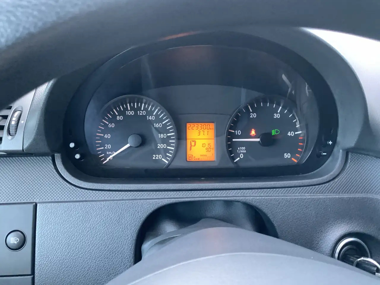 Mercedes-Benz Vito 122 CDI 320 Automaat Airco 2 Zits Leer Trekhaak 20 - 无侧窗厢式货车:图5 Mercedes-Benz Vito 122 CDI 320 Automaat Airco 2 Zits Leer Trekhaak 20 - 无侧窗厢式货车:图5