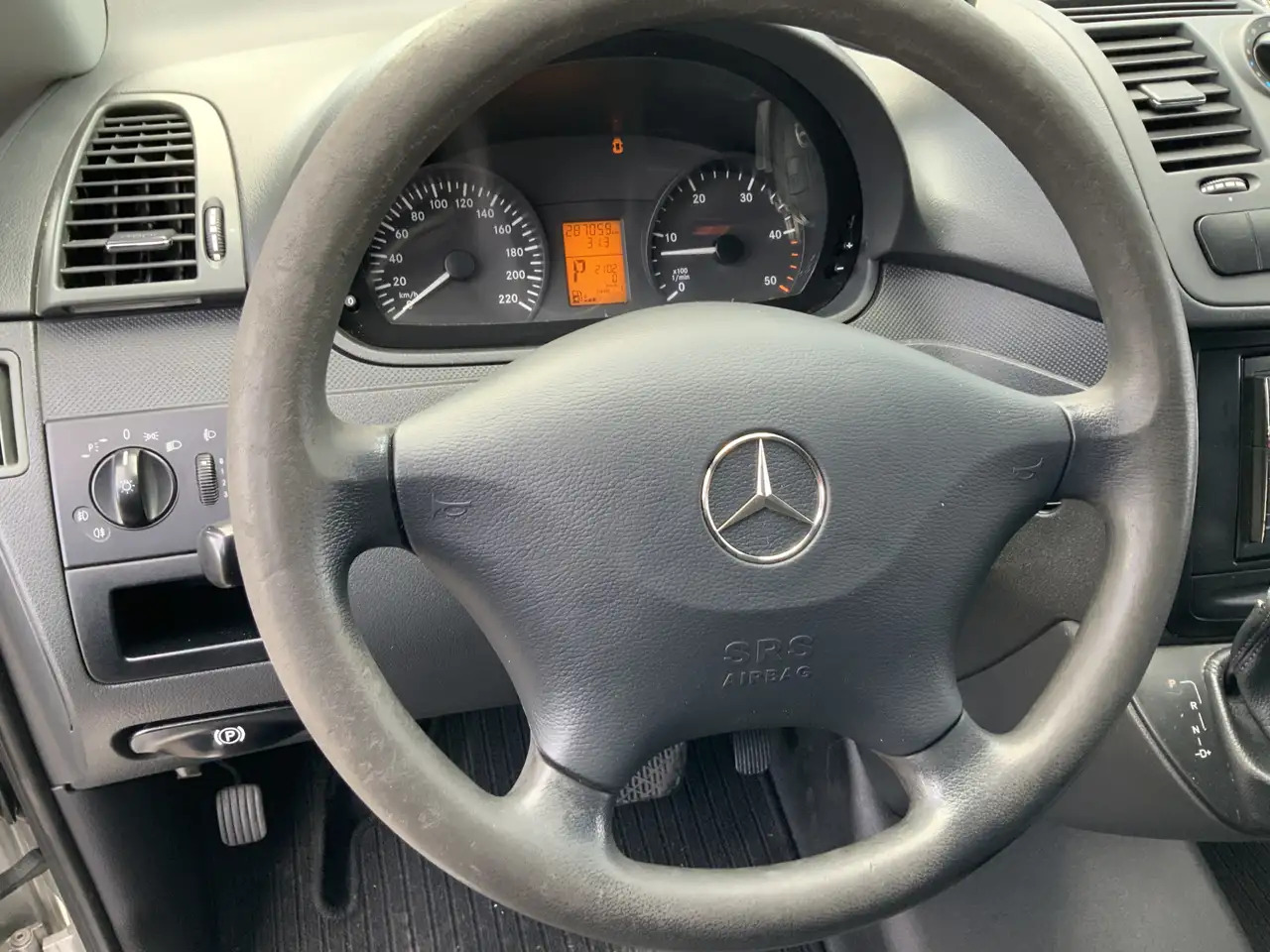 Mercedes-Benz Vito 122 CDI Automaat Koel Auto werkt 100 % 0.gr Airco - 冷藏货车:图4 Mercedes-Benz Vito 122 CDI Automaat Koel Auto werkt 100 % 0.gr Airco - 冷藏货车:图4